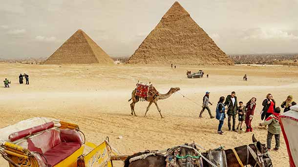 Giza pyramids day tour