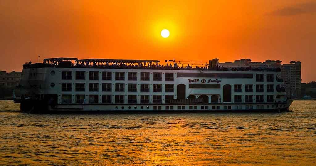 5 Days – 4 Nights Nile Cruise From Cairo by flight